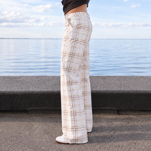 Signature Tailored Pants - White Plaid