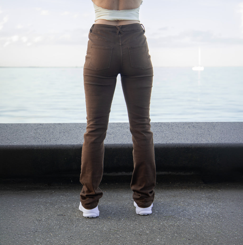 Signature Bootcut Jeans - Brown
