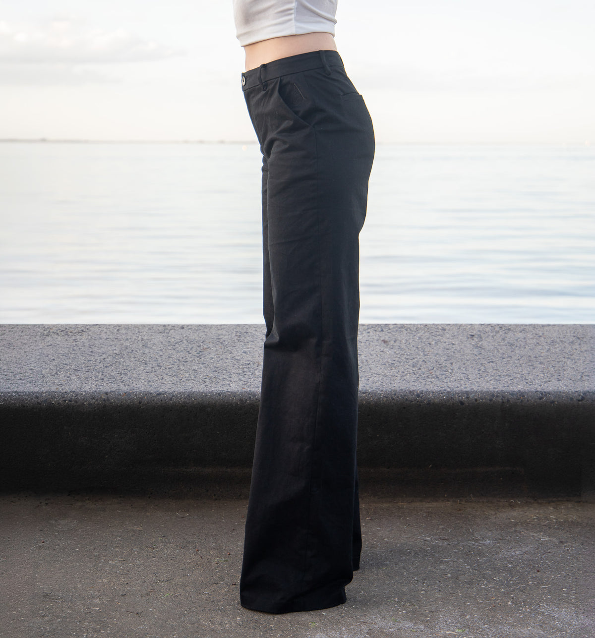 Signature Tailored Pants - Black