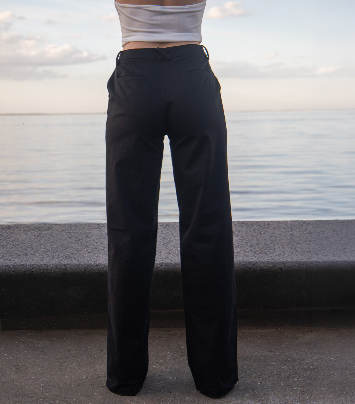 Signature Tailored Pants - Black